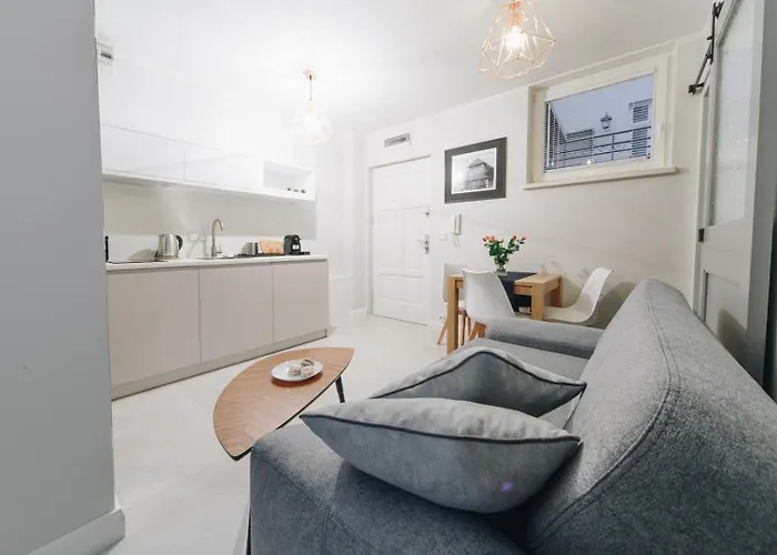 M6 Main Square Stylish One Bedroom