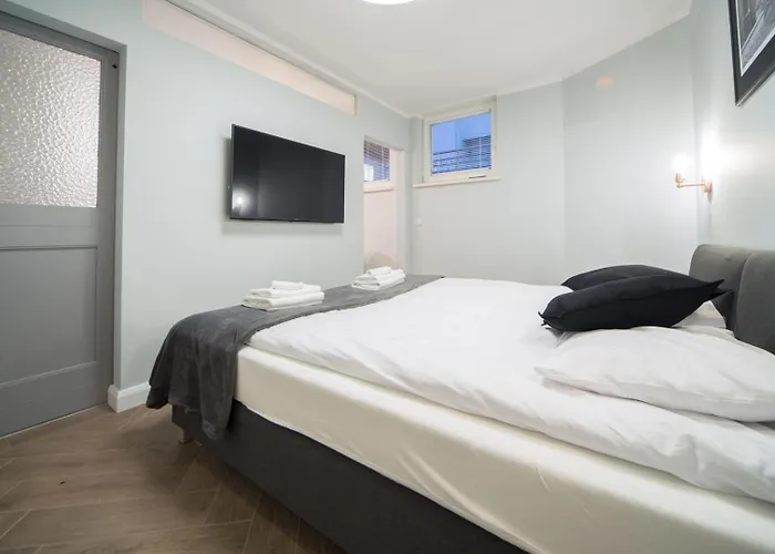 M6 Main Square Stylish One Bedroom
